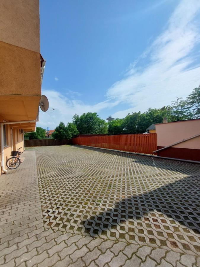 Sunshine Resort Apartment Hajdúszoboszló Esterno foto